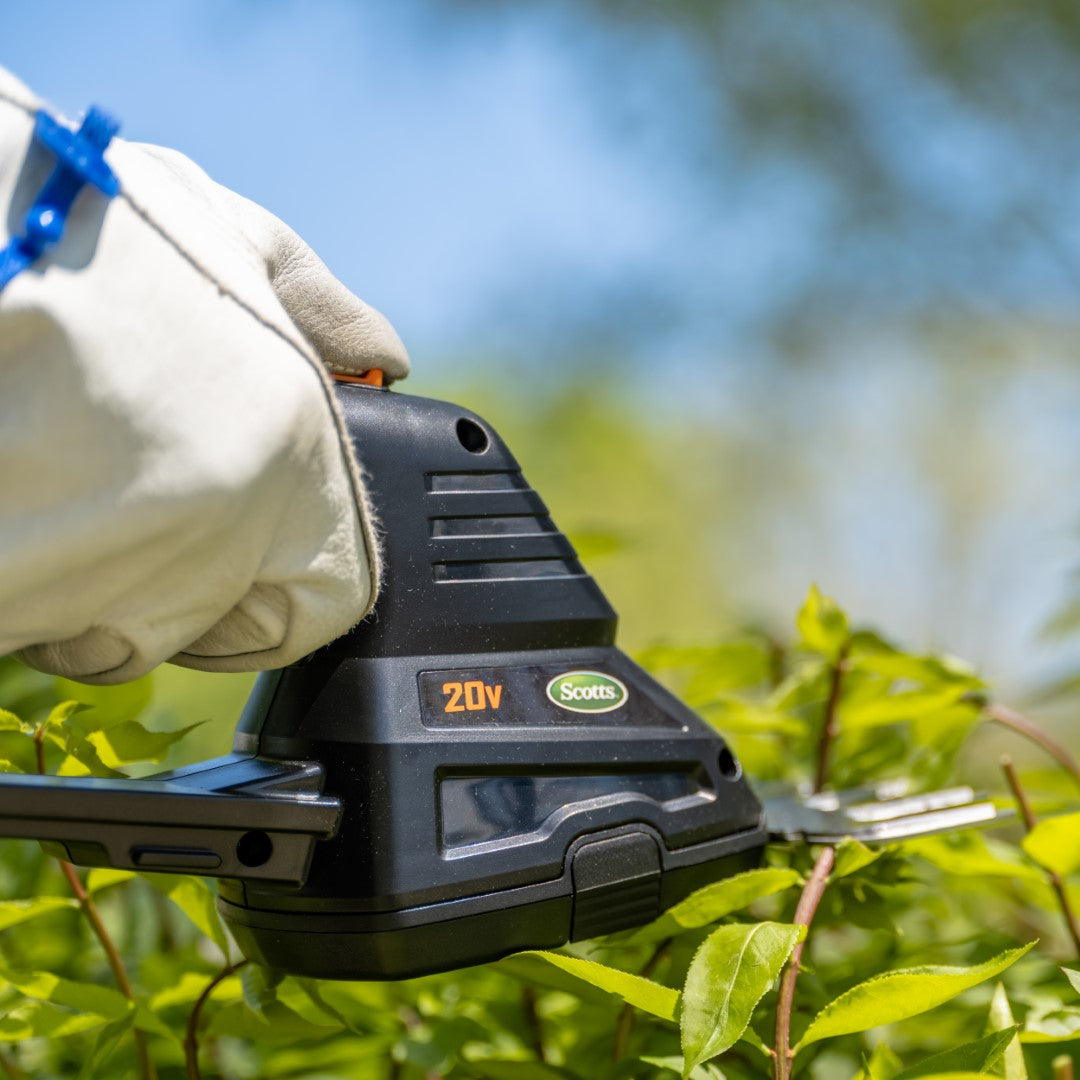 Scotts Outdoor Power Tools LSS020S 20-Volt Cordless Shrub Shear Combo, 1.5Ah Battery & Fast Charger Included, Black